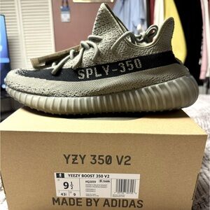 YEEZY 350 GRANITE SIZE 9.5 BRAND NEW